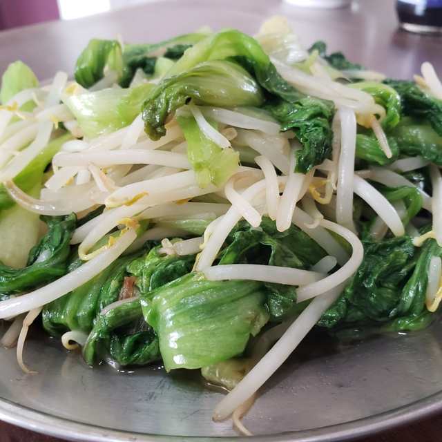 生菜炒绿豆芽