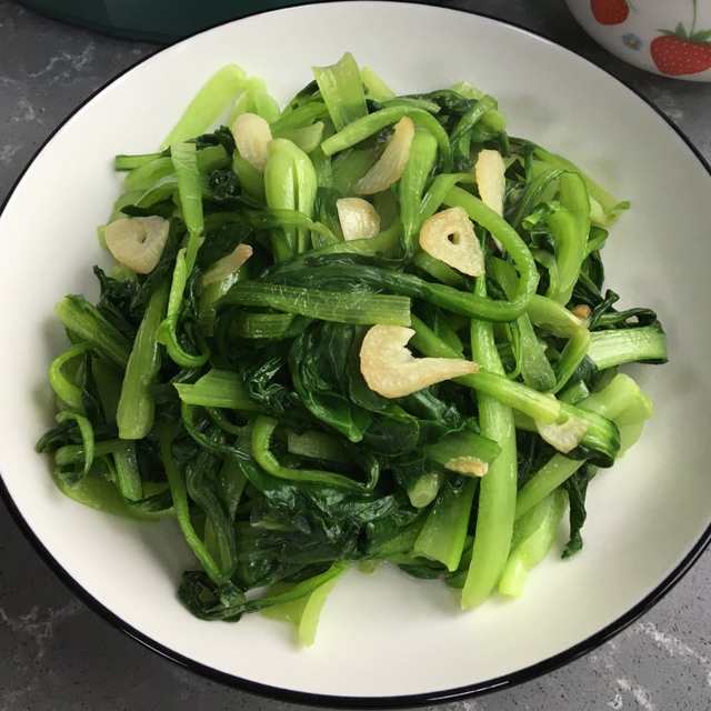 蒜片炒小青菜