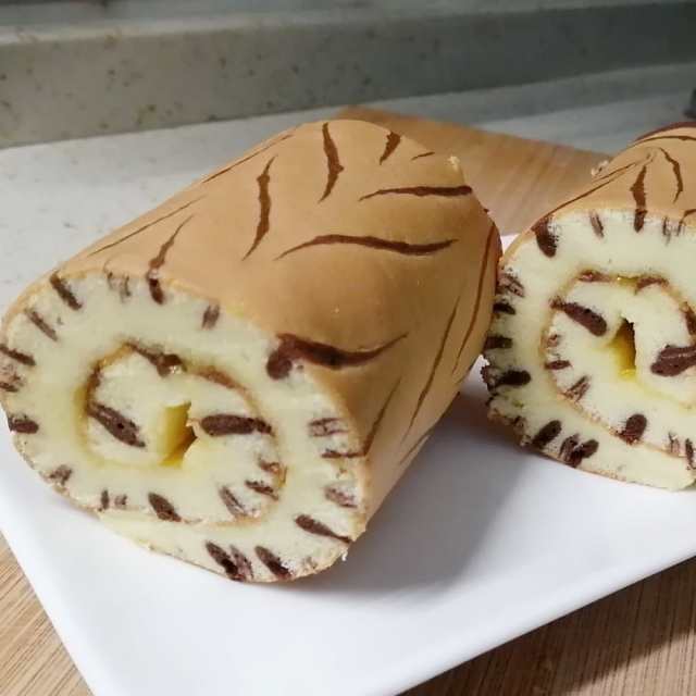 巧克力叶纹果香蛋糕卷
