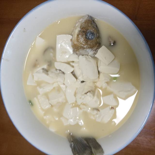 鲫鱼豆腐汤