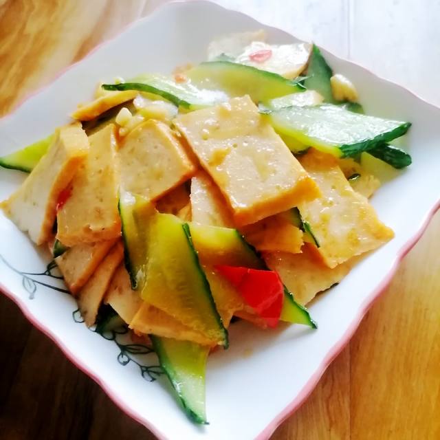 鱼豆腐炒黄瓜