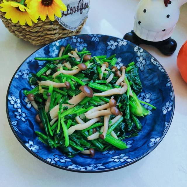 蟹味菇炒菠菜