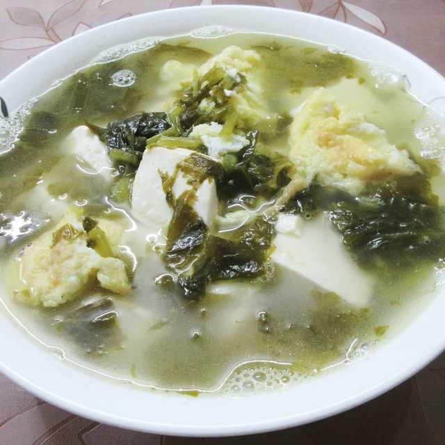 咸菜鸡蛋豆腐汤