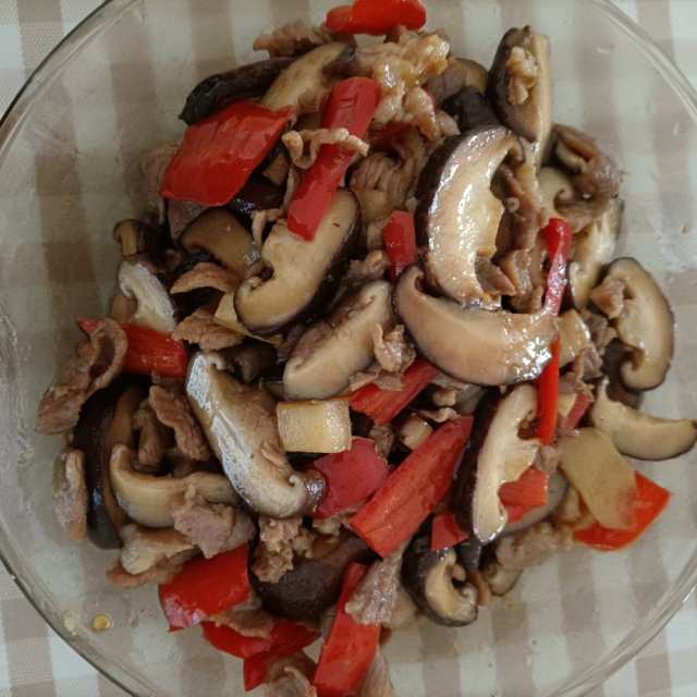 红椒香菇炒肉