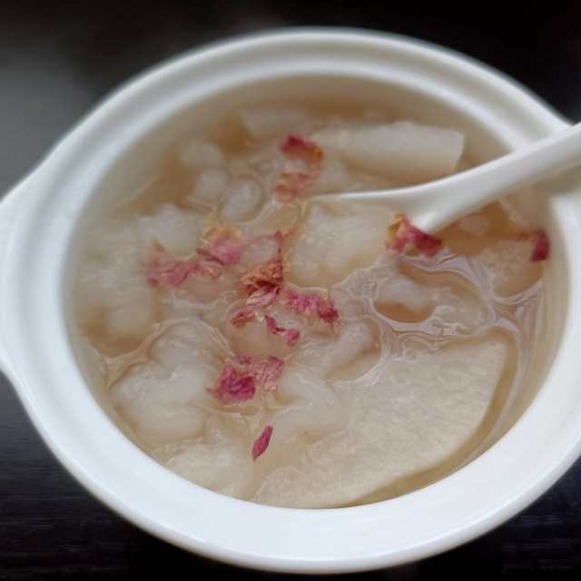 Stewed Snow Clam with Rainbow Pear