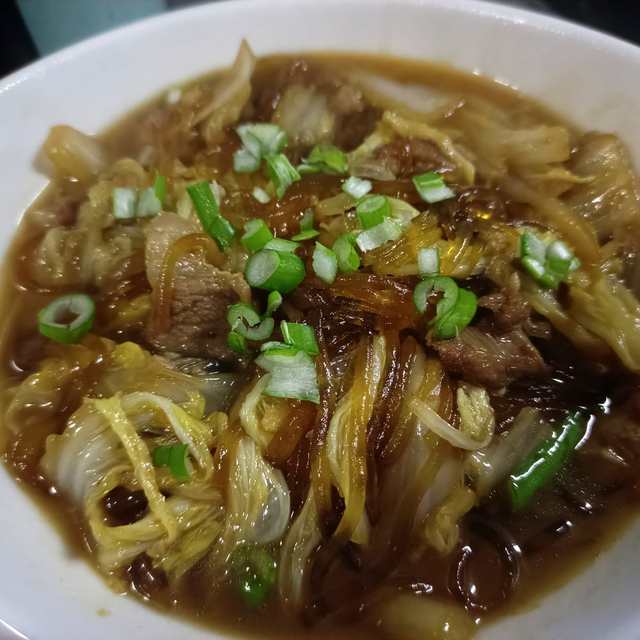 奶白菜花肉炖粉条