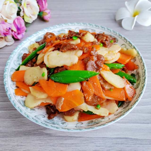 胡萝卜荸荠炒肉片