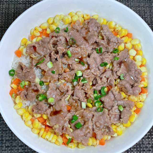 玉米牛肉蒸饭