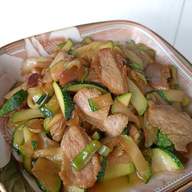 回锅肉炒青茭瓜