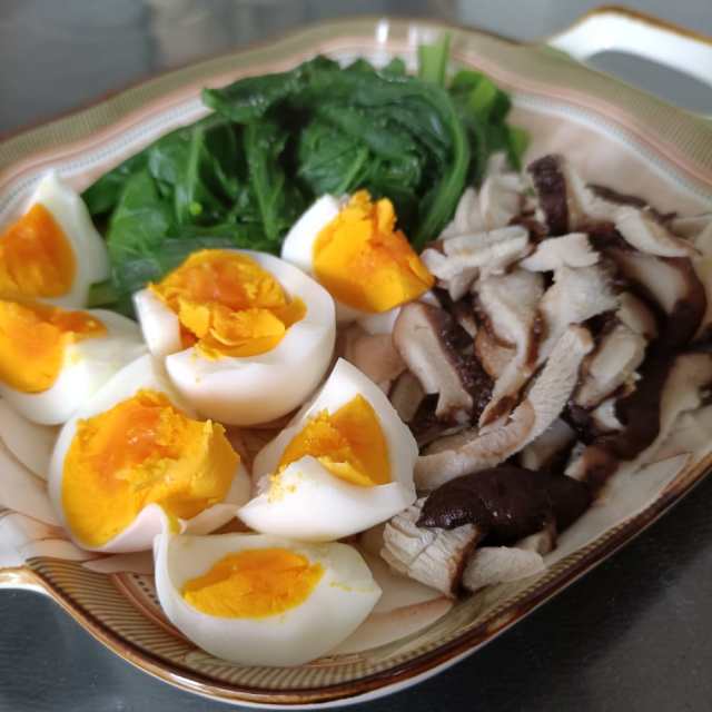 菜芯香菇拌煮蛋