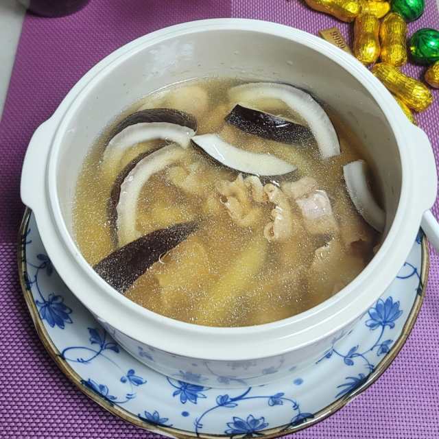 海椰王花胶瘦肉汤