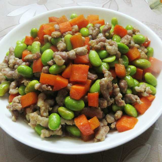 胡萝卜肉末炒毛豆