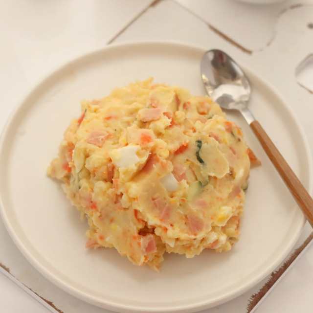 减脂期美食-土豆泥鸡蛋酸奶沙拉