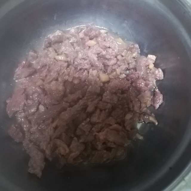 炒牛肉哨子