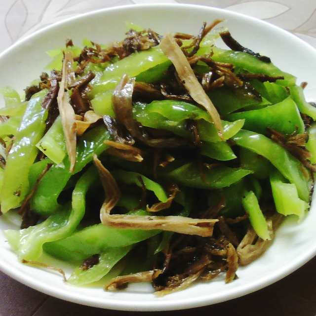 笋干菜炒青椒