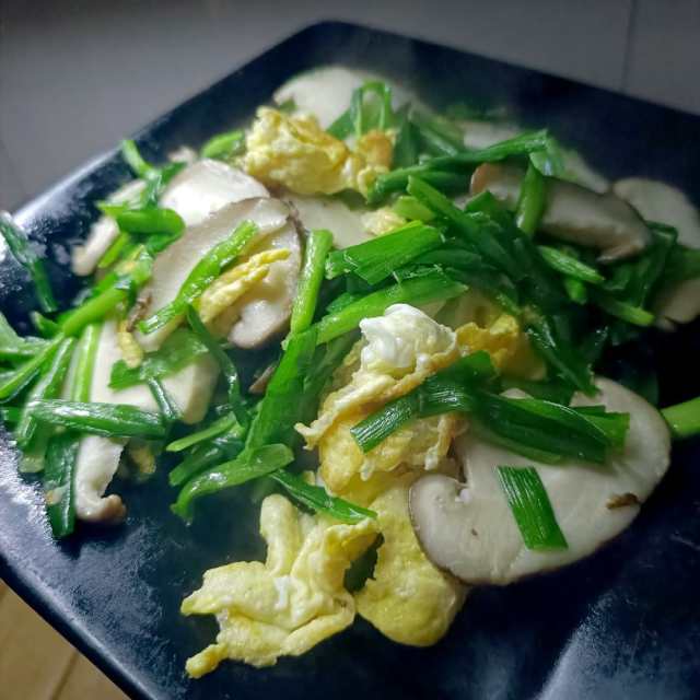 韭菜鸡蛋炒花菇