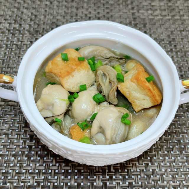 豆腐生蚝煲