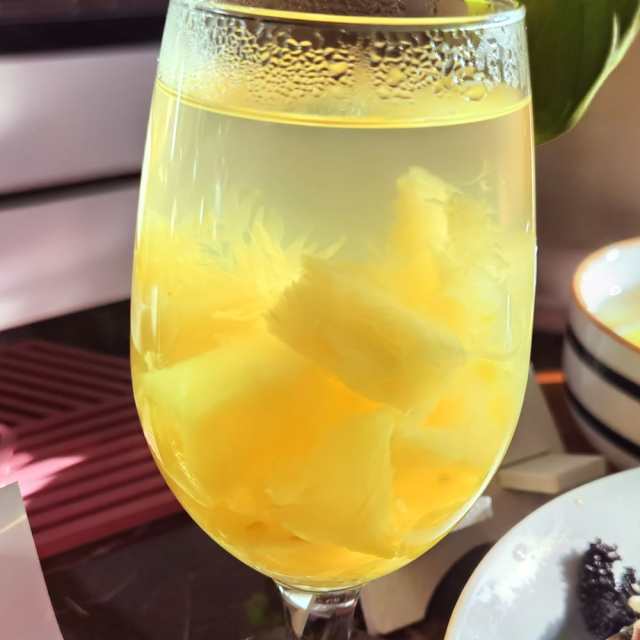 菠萝香橙汁