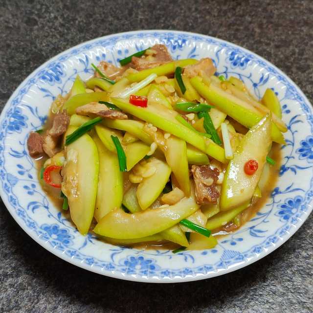 五花肉炒瓠子