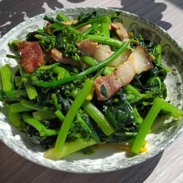 回锅肉炒油菜心