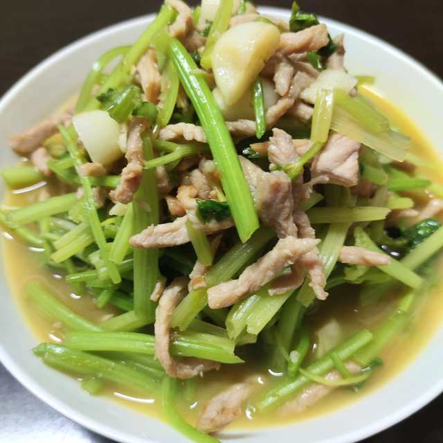 芹菜炒肉丝